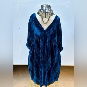 NWT Crushed Velvet Dress Size M by Natural Life